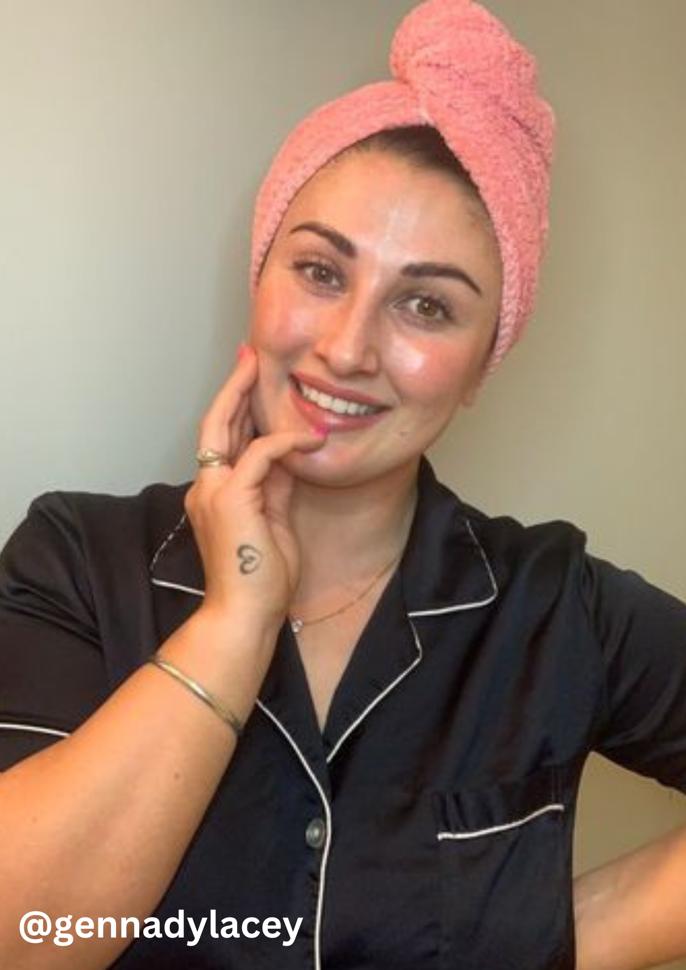 Hair towel pink model